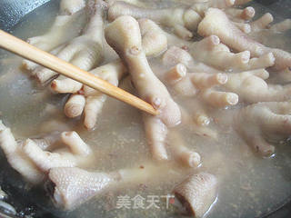 泡椒鸡爪的做法步骤:5