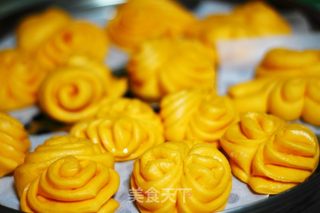 胡萝卜花卷的做法步骤:7