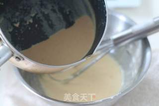 红茶棉花糖脆片慕斯的做法步骤:11