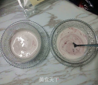 蓝莓果酱拉花酸奶的做法步骤:9