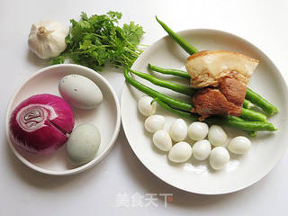 田园杂蔬禽蛋拌白肉的做法步骤：1