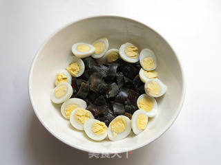 田园杂蔬禽蛋拌白肉的做法步骤:3