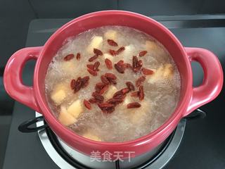 甜瓜枸杞银耳羹的做法步骤：6