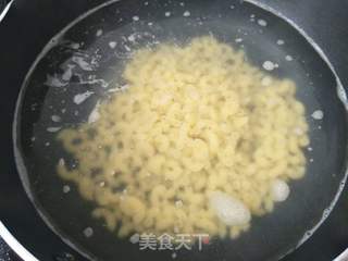 罗勒风味番茄肉酱意面的做法步骤:3