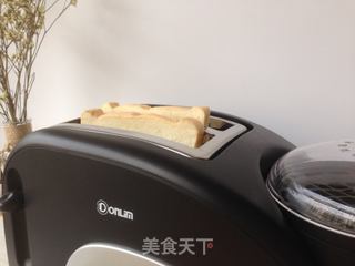 蜜瓜三明治的做法步骤:2