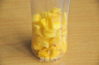 芒果奶油雪糕的做法步骤:2