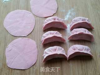 猪肉红苋菜饺子的做法步骤:11