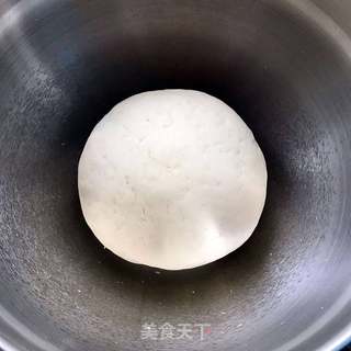 香肠兔子馒头卷的做法步骤:4