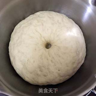 香肠兔子馒头卷的做法步骤:5