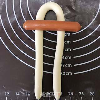 香肠兔子馒头卷的做法步骤:9