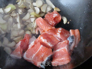燕麦饭配三文鱼蘑菇汤的做法步骤:7