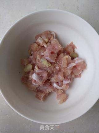 香菇鸡肉酱油炒饭的做法步骤:4