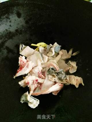 麻辣鲈鱼的做法步骤:10