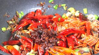 四季餐桌|招牌麻辣小龙虾的做法步骤:5