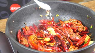 四季餐桌|招牌麻辣小龙虾的做法步骤:8