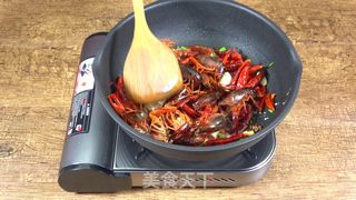 四季餐桌|招牌麻辣小龙虾的做法步骤:4