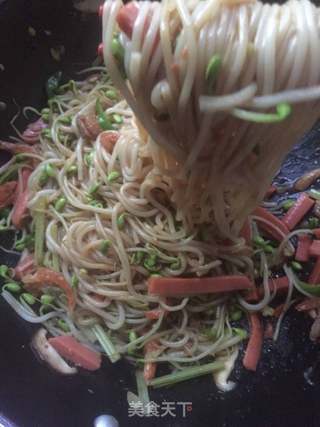 虾仁桂林米粉的做法步骤:7