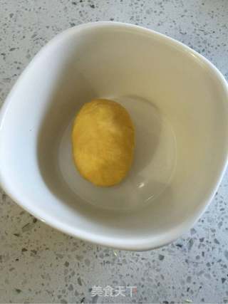 小猪豆沙包的做法步骤:6