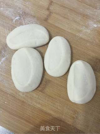 小猪豆沙包的做法步骤:8