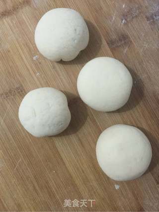 小猪豆沙包的做法步骤:10