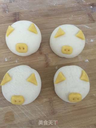 小猪豆沙包的做法步骤:13