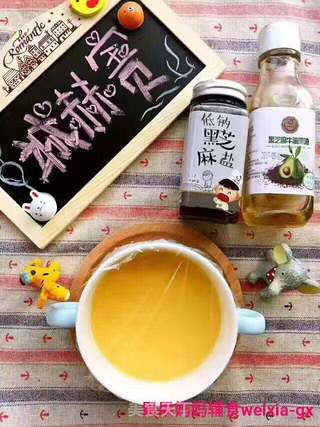 秋葵蒸蛋羹适合12+以上宝宝食用,不加盐和酱油,8➕以上宝的做法步骤:6