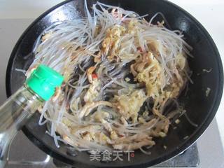 酸菜苕粉肉丝的做法步骤:7
