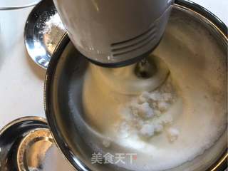 不失败的戚风蛋糕的做法步骤:6