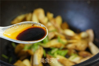 香菇酱焖茭白的做法步骤:9
