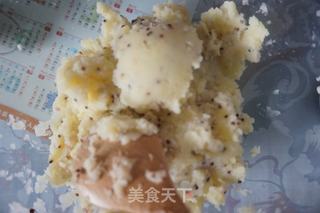 藜麦土豆三文鱼汉堡的做法步骤:2