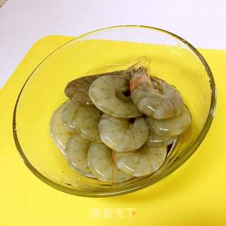 宝宝辅食虾松的做法步骤：1