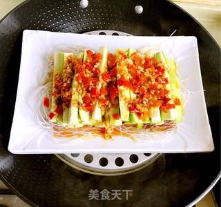 剁椒蒜蓉粉丝蒸丝瓜的做法步骤:9
