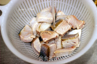 白萝卜鰤鱼的做法步骤:3