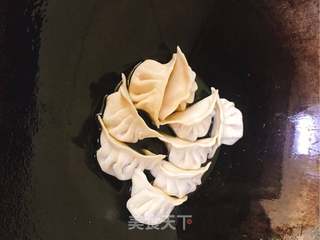 水煎肉饺的做法步骤:13