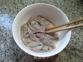 菜芯茭白猪肝羹的做法步骤：5