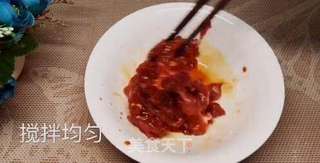 牛柳炒意面的做法步骤：2