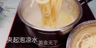 牛柳炒意面的做法步骤：4