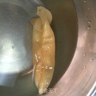 莲子冰糖炖花胶的做法步骤:2