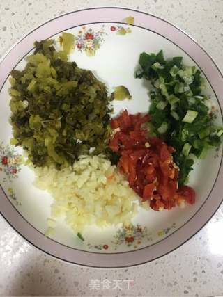 酸菜土豆泥的做法步骤:2