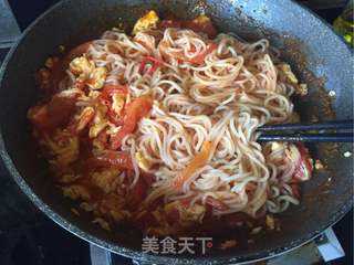 番茄鸡蛋意面的做法步骤:12