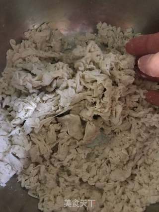 皮Q馅爽脆的莲藕大肉饺子的做法步骤：1