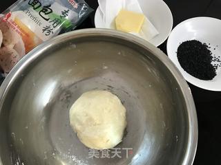 黑芝麻麻糬面包的做法步骤：2