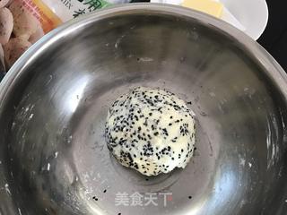 黑芝麻麻糬面包的做法步骤：3