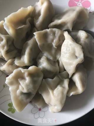 皮Q馅爽脆的莲藕大肉饺子的做法步骤:15