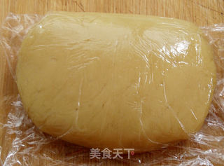 椰蓉蔓越莓月饼的做法步骤：4