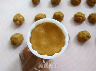 椰蓉蔓越莓月饼的做法步骤:14
