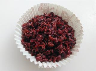 巧克力蔓越莓莲蓉月饼的做法步骤：1