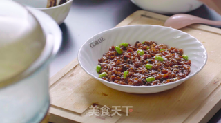 六月黄毛豆蒸肉饼的做法步骤:2