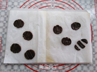 万圣节不给糖就捣蛋——南瓜饼干的做法步骤：16