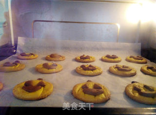 万圣节不给糖就捣蛋——南瓜饼干的做法步骤：19